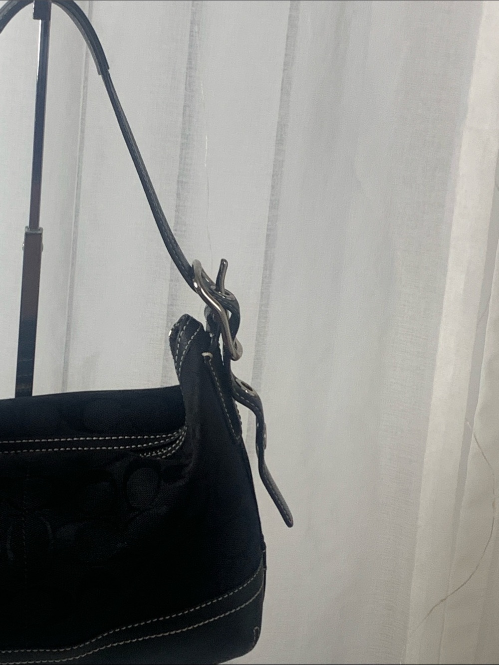 GUC Coach Black Small Shoulder Bag - Picture 6 of 9